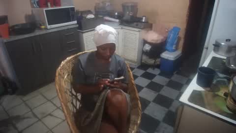 Snapshot of curvypear76x chatting on September 17, 2025, 11:23 am curvypear76x online show from September 17, 2025, 11:23 am