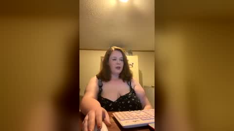 dahlia -kim online show from June 23, 2026, 3:04 am