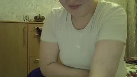 Curvy online show from April 26, 2026, 5:10 pm