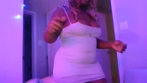 Snapshot of curvyychocolate chatting on January 27, 2025, 11:54 pm curvyychocolate online show from January 27, 2025, 11:54 pm