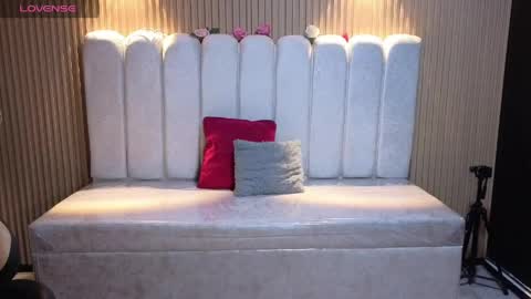 cute_angel_1 online show from May 7, 2026, 2:50 am