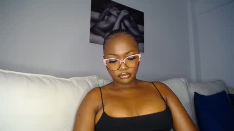 Snapshot of cute_ass18 chatting on February 18, 2025, 1:00 pm Liya online show from February 18, 2025, 1:00 pm