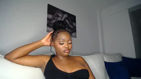 Snapshot of cute_ass18 chatting on March 6, 2025, 3:35 pm Liya online show from March 6, 2025, 3:35 pm