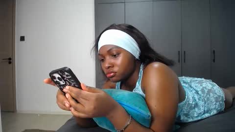 Liya online show from May 2, 2026, 8:08 am