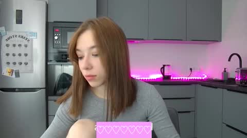 Snapshot of cute_beauty chatting on November 11, 2025, 11:21 am Amanda online show from November 11, 2025, 11:21 am