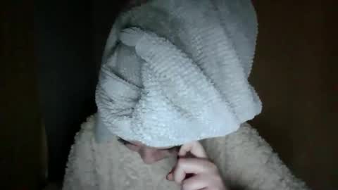 Snapshot of cute_beauty05 chatting on October 25, 2025, 8:22 am cute_beauty05 online show from October 25, 2025, 8:22 am