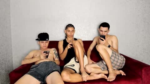ARTURO-18  MATIAS-18  NIKOLAY-19  HADES-18  GABO-19 online show from February 17, 2025, 5:43 pm