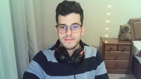 cute_but_masculine online show from February 15, 2026, 7:32 pm