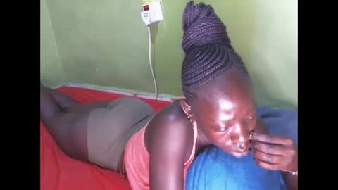 cute_doria online show from October 16, 2025, 3:18 am