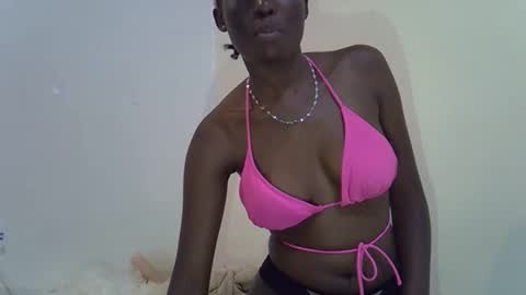 Snapshot of cute_emmy1 chatting on October 10, 2025, 12:31 am cute_emmy1 online show from October 10, 2025, 12:31 am