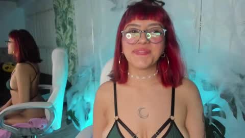 Snapshot of cute_hollywood chatting on October 2, 2025, 8:49 pm Sofa  online show from October 2, 2025, 8:49 pm