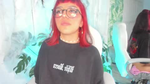 Snapshot of cute_hollywood chatting on October 10, 2025, 9:03 pm Sofa  online show from October 10, 2025, 9:03 pm
