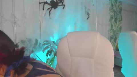 Snapshot of cute_hollywood chatting on October 14, 2025, 8:53 pm Sofa  online show from October 14, 2025, 8:53 pm