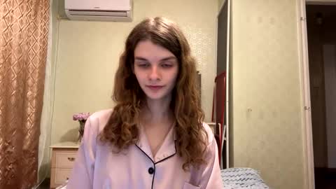 Snapshot of cute_kitte chatting on October 19, 2025, 5:57 pm cute_kitte online show from October 19, 2025, 5:57 pm