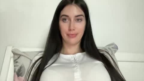 cute_kriss94 online show from May 4, 2026, 6:37 pm
