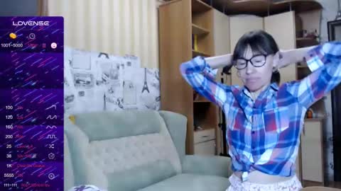 cute_lion_ online show from February 13, 2025, 11:39 am