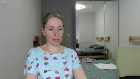 cute_lion_ online show from May 11, 2026, 5:21 pm