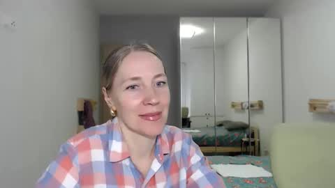 cute_lion_ online show from May 13, 2026, 5:43 pm
