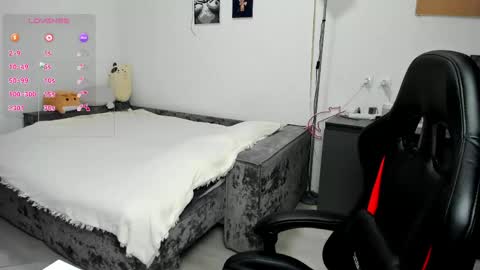 Snapshot of cute_little_ass chatting on April 30, 2026, 9:04 am Emily online show from April 30, 2026, 9:04 am