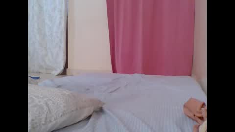 cute_lizah online show from February 13, 2025, 7:35 am