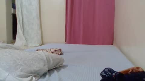 cute_lizah online show from February 13, 2025, 8:55 pm