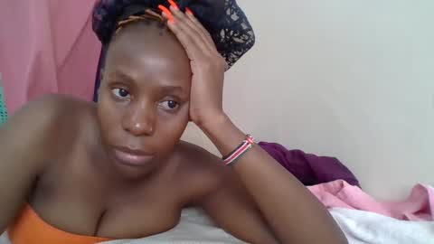 cute_lizah online show from February 25, 2025, 5:30 am