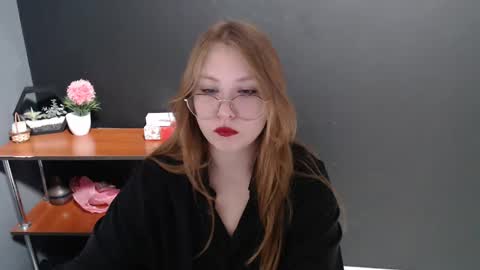 Snapshot of cute_minx chatting on December 10, 2024, 7:16 am Veronica online show from December 10, 2024, 7:16 am