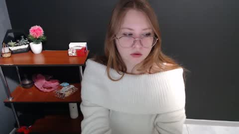 Snapshot of cute_minx chatting on December 11, 2024, 7:31 am Veronica online show from December 11, 2024, 7:31 am
