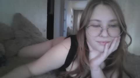 Snapshot of cute_minx chatting on December 13, 2024, 8:41 am Veronica online show from December 13, 2024, 8:41 am