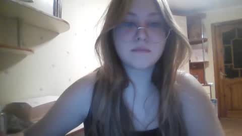 Snapshot of cute_minx chatting on December 15, 2024, 4:59 pm Veronica online show from December 15, 2024, 4:59 pm