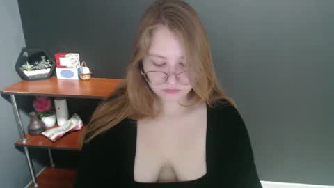 Snapshot of cute_minx chatting on December 19, 2024, 7:29 am Veronica online show from December 19, 2024, 7:29 am