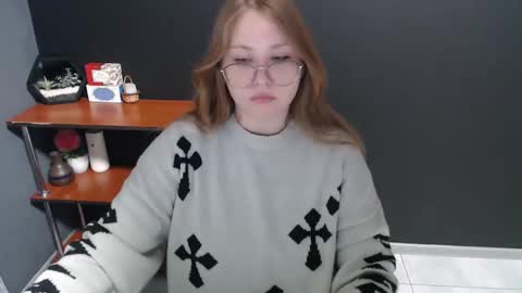 Snapshot of cute_minx chatting on December 23, 2024, 7:49 am Veronica online show from December 23, 2024, 7:49 am