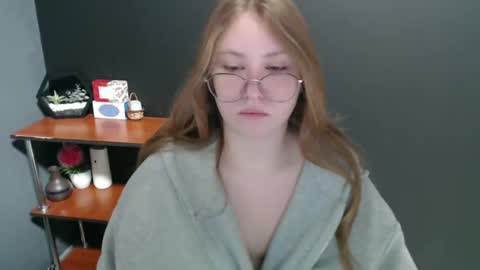 Snapshot of cute_minx chatting on December 27, 2024, 8:02 am Veronica online show from December 27, 2024, 8:02 am
