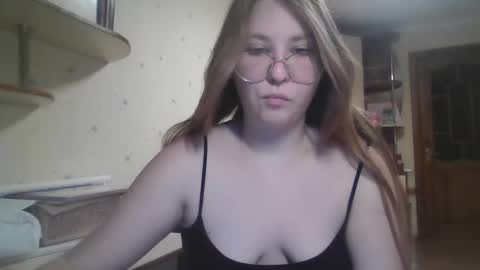 Snapshot of cute_minx chatting on December 27, 2024, 9:43 pm Veronica online show from December 27, 2024, 9:43 pm