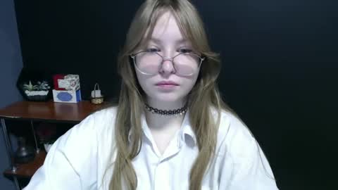 Snapshot of cute_minx chatting on January 27, 2025, 7:14 am Veronica online show from January 27, 2025, 7:14 am