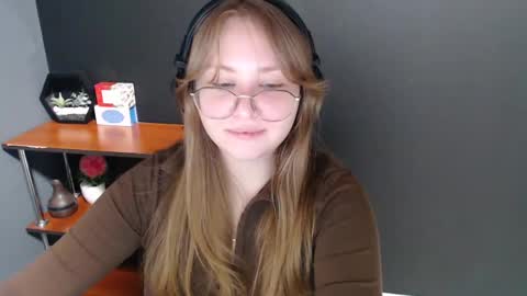 Snapshot of cute_minx chatting on January 28, 2025, 10:23 am Veronica online show from January 28, 2025, 10:23 am