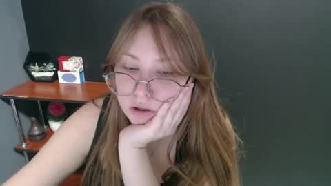 Snapshot of cute_minx chatting on January 29, 2025, 10:27 am Veronica online show from January 29, 2025, 10:27 am