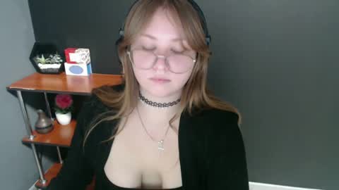 Snapshot of cute_minx chatting on January 30, 2025, 10:40 am Veronica online show from January 30, 2025, 10:40 am