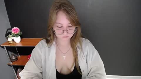 Snapshot of cute_minx chatting on February 27, 2025, 8:06 am Veronica online show from February 27, 2025, 8:06 am