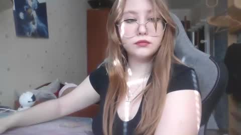 Snapshot of cute_minx chatting on March 11, 2025, 9:56 am Veronica online show from March 11, 2025, 9:56 am
