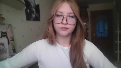 Snapshot of cute_minx chatting on October 1, 2025, 9:04 am Veronica online show from October 1, 2025, 9:04 am