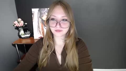 Snapshot of cute_minx chatting on October 14, 2025, 6:36 am Veronica online show from October 14, 2025, 6:36 am
