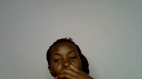 cute_pie20 online show from October 19, 2025, 10:32 pm