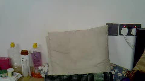 cute_pie20 online show from November 1, 2025, 8:22 pm