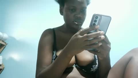 cute_roxie online show from January 26, 2025, 12:43 pm