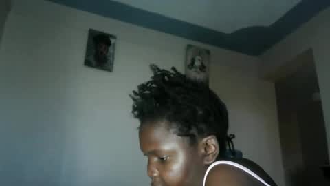 cute_roxie online show from November 3, 2025, 2:29 pm