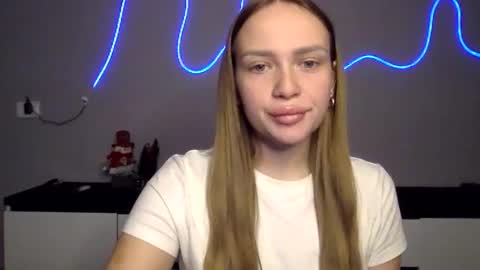 cute_shy06 online show from January 18, 2026, 6:34 pm