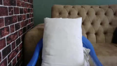 cute_sidney online show from February 18, 2025, 11:11 am