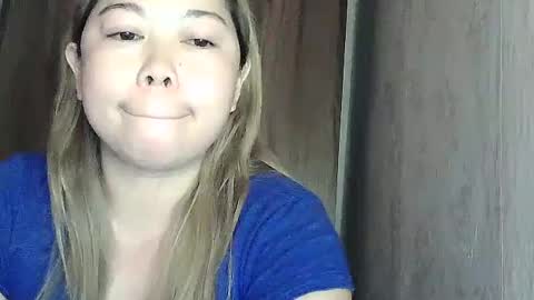 Snapshot of cute_slut09 chatting on June 18, 2026, 8:14 am Mimi online show from June 18, 2026, 8:14 am
