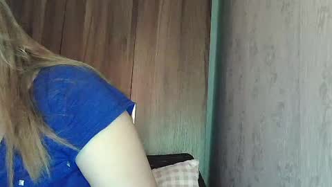 Snapshot of cute_slut09 chatting on June 18, 2026, 9:14 am Mimi online show from June 18, 2026, 9:14 am